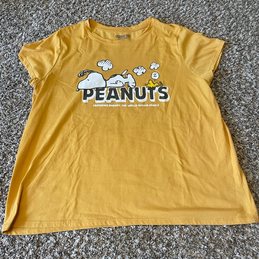 Peanuts Yellow Snoopy tee shirt size XXL